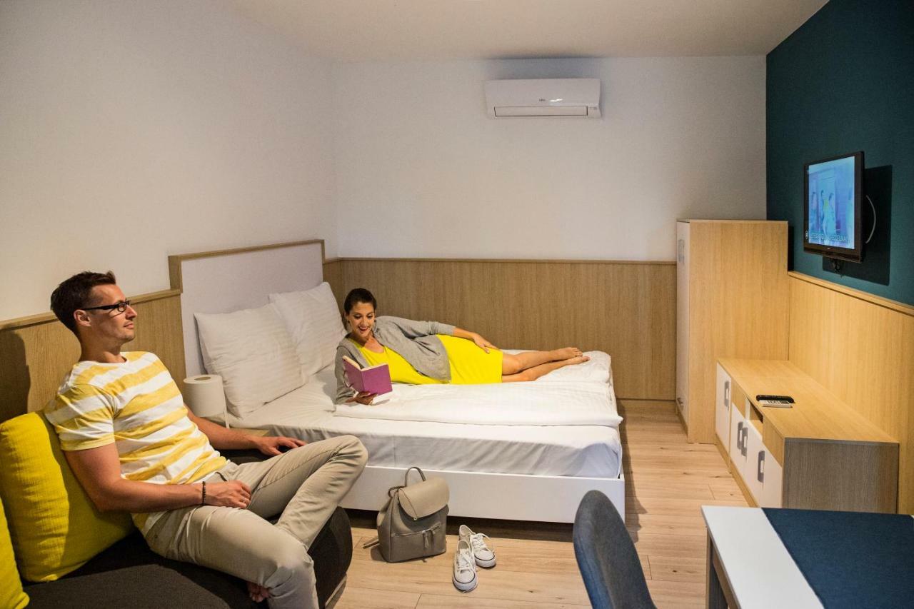 Barack Thermal & Natura Apartments Tiszakécske Eksteriør billede