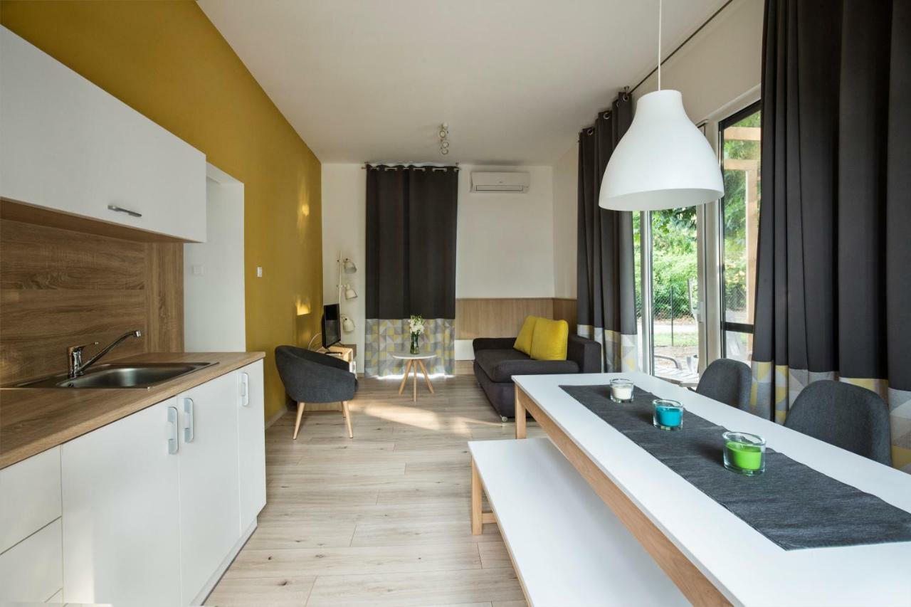 Barack Thermal & Natura Apartments Tiszakécske Eksteriør billede